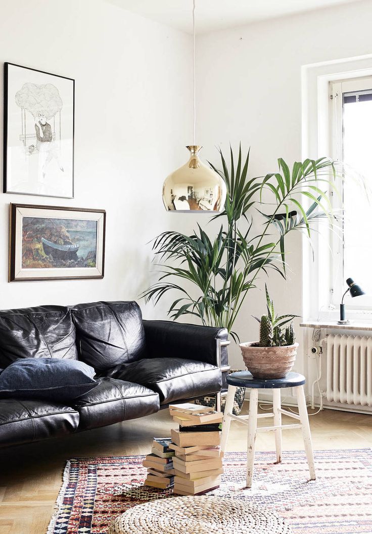 How To Decorate A Living Room With A Black Leather Sofa Decoholic