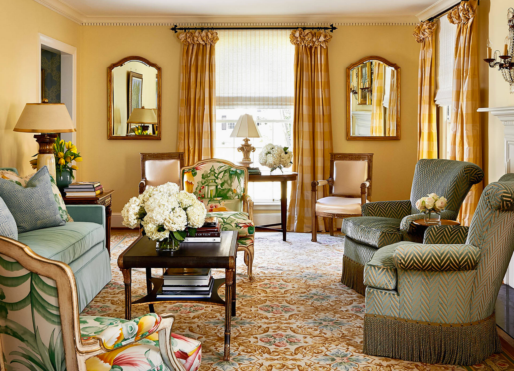 15 Traditional Living Rooms For Inspiration